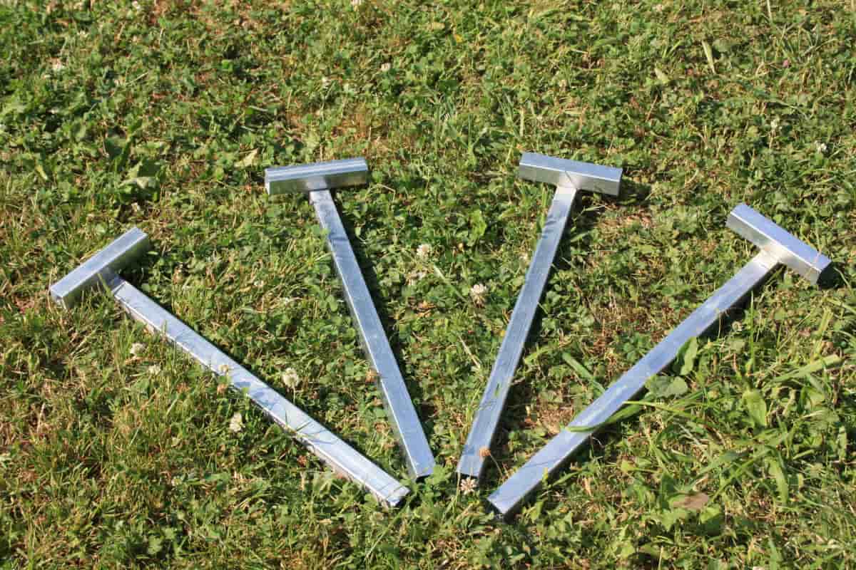 Грунтозацепы для теплицы: для чего нужны и как установить